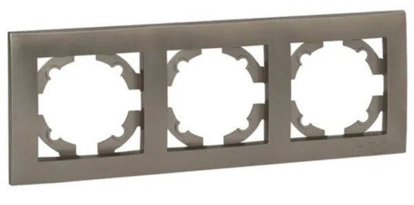 Изображение товара Тройная рамка EKF Валенсия EWM-G-303-40 из поликарбоната IP20