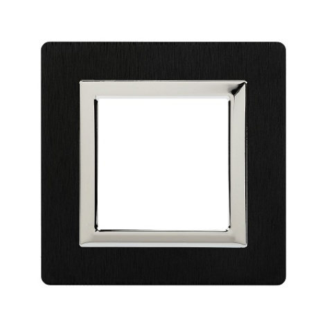 Изображение товара Черная алюминиевая рамка DKC 4402832 для настенного монтажа