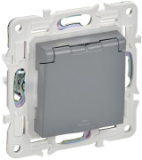 фото Розетка с заземлением IEK SK-R16-16-44-K03