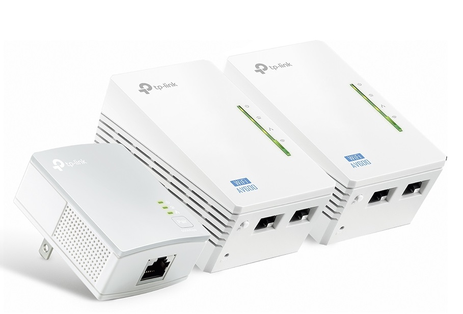 Комплект адаптеров Powerline TP-LINK TL-WPA4220TKIT Wi-Fi 300Mbps, 802.11b/g/n, 2UTP, Powerline до 600 Мбит/с, комплект: TL-WPA4220x2 и TL-PA4010x1
