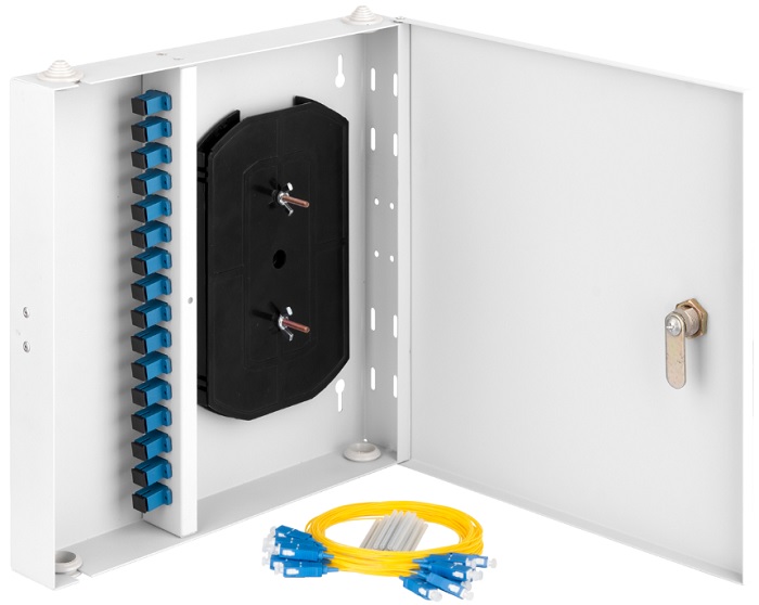 

Кросс оптический настенный NIKOMAX NMF-WP16SCUS2-IP-ES-GY Essential Line, укомплектованный на 16 портов SC/UPC (16 одинарных SC/UPC адаптеров), SM 9/1, NMF-WP16SCUS2-IP-ES-GY