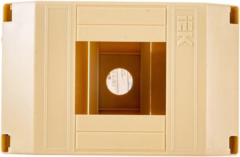 

Корпус IEK MKP31-N-04-30-135-S ОП КМПн 1/4 Krepta 3 IP20 для 4-х авт. выкл. пластик. сосна, MKP31-N-04-30-135-S