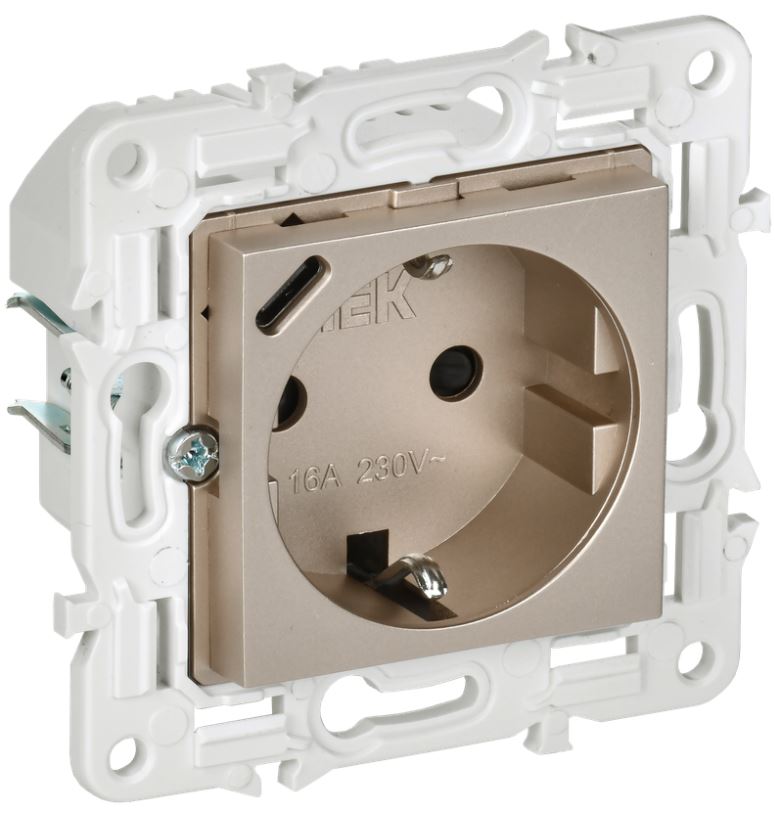 

Розетка с заземлением IEK SK-R14-16-U14-018-K37 SKANDY с защитными шторками 16А с USB C 18Вт SK-R17Sh Шампань, SK-R14-16-U14-018-K37