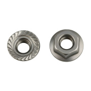 фото Гайка  DKC CM100600