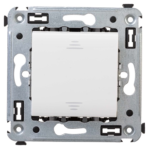 

Инвертор DKC 4400123 в стену, одноклавишный, "Белое облако", "Avanti", 4400123