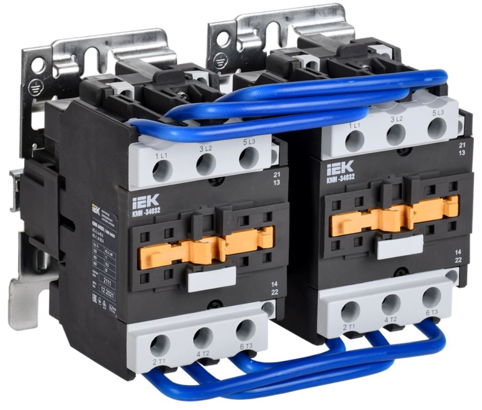 

Контактор IEK KKM43-095-400-22-1 КМИ-49532 реверс 95А 400В/АС3 2NO;2NC, KKM43-095-400-22-1