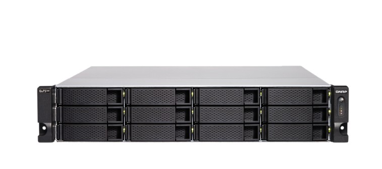 

Сетевой накопитель QNAP TS-h1886XU-RP R2 QuTS hero, 12 отсеков 3,5"/2,5", 6 отсеков 2,5", 4 порта 2,5 GbE RJ-45, 2 порта 10 GbE SFP+, стоечное исполне, TS-h1886XU-RP R2