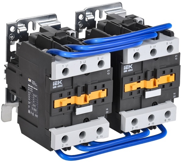 

Контактор IEK KKM43-080-230-22-1 КМИ-48032 реверс 80А 230В/АС3 2NO;2NC, KKM43-080-230-22-1