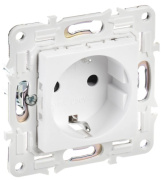 фото Розетка с заземлением IEK SK-R14-16-K01