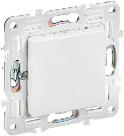 

Заглушка с суппортом IEK SK-PL10-K01 SKANDY SK-C01W арктический белый, SK-PL10-K01