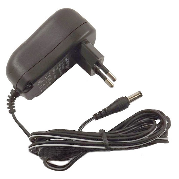 Источник питания HostCall W120V020_D входное напряжение 220 В, выходное - 12 В, ток нагрузки 2 А, встроенная защита от короткого замыкания