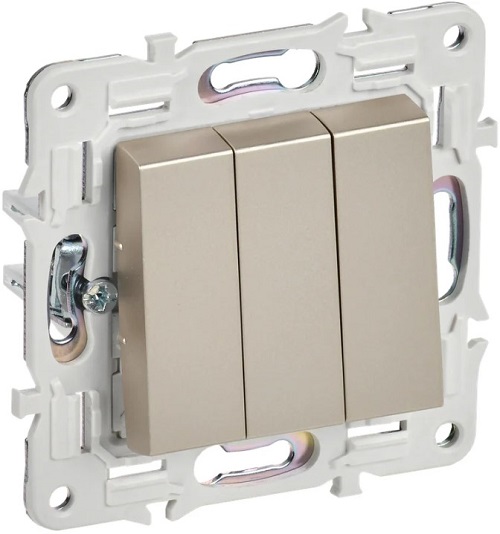 

Выключатель трехклавишный IEK SK-V30-0-10-K37 SKANDY 10А SK-V11Sh Шампань, SK-V30-0-10-K37