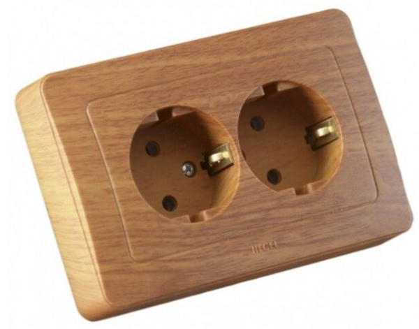 Изображение товара Розетка с заземлением HEGEL РС16-351-05 для безопасного электроснабжения