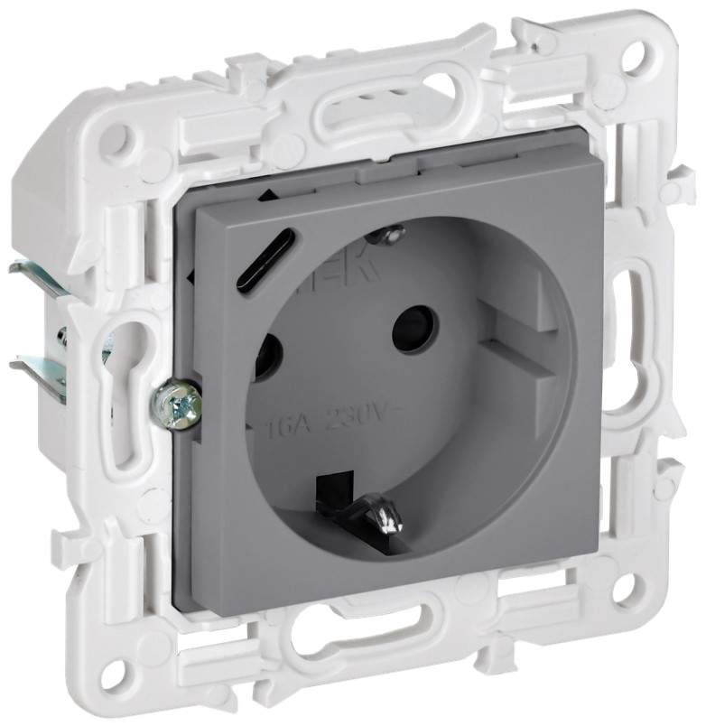 

Розетка с заземлением IEK SK-R14-16-U14-018-K03 SKANDY с защитными шторками 16А с USB C 18Вт SK-R17Gr серая, SK-R14-16-U14-018-K03