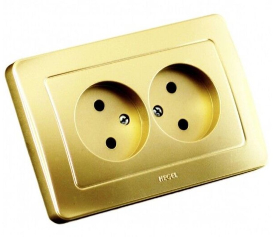 Изображение товара Розетка с заземлением HEGEL РС16-341-07 надежное подключение безопасности