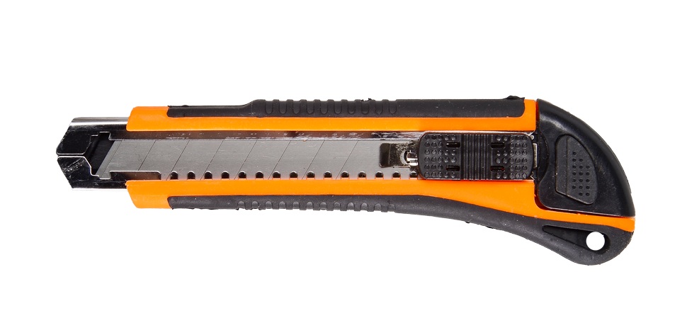 

Нож Вихрь 73/10/10/4 с выдвижным лезвием 18 мм, двухкомпонентный корпус, автоматический фиксатор,, 73/10/10/4