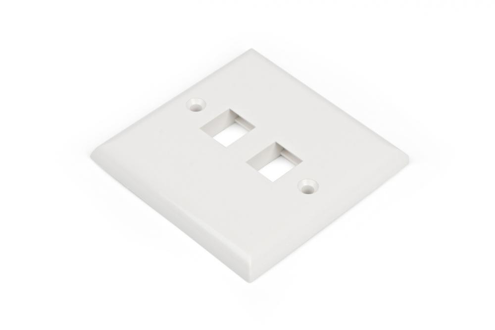 

Панель лицевая Hyperline FP-E-2-WH 86х86мм для 2-х вставок типа Keystone Jack, европейский стандарт, FP-E-2-WH