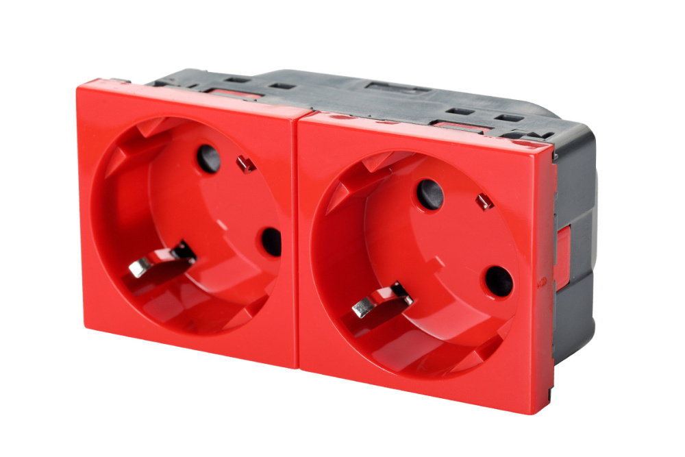 

Розетка Eurolan 16V-40-10RD двойная 2 × 2P+E немецкий стандарт, с защитными шторками, с безвинтовым зажимом, 45 градусов, красный, 16V-40-10RD