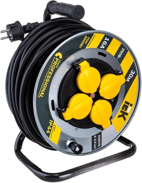 

Удлинитель на катушке IEK WKP17-16-04-30-44 УК30 с заземлением 30м КГ 3х2,5мм2 IP44 "Professional", WKP17-16-04-30-44