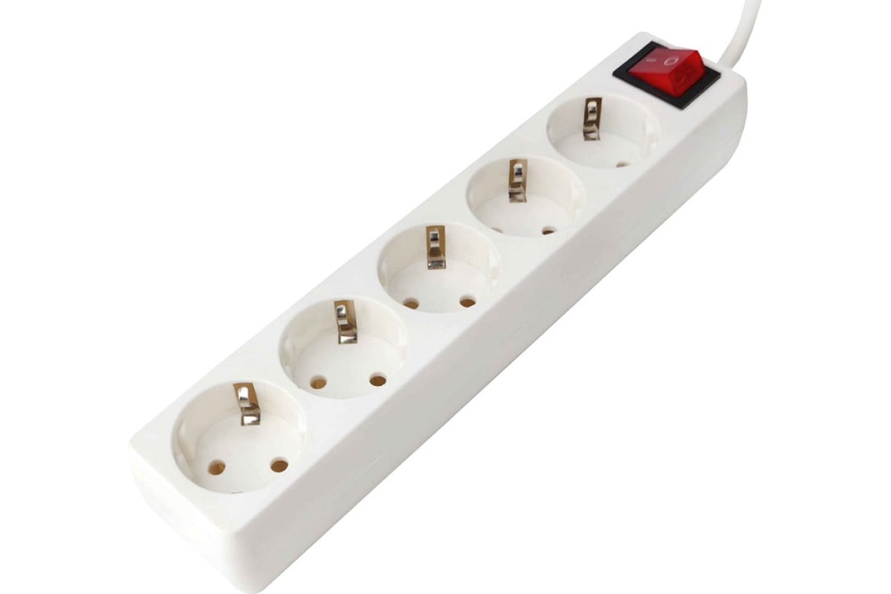 

Удлинитель сетевой Garnizon EL-NB-G5-W-3 5р 10А 3м с выключателем и заземлением, белый, EL-NB-G5-W-3