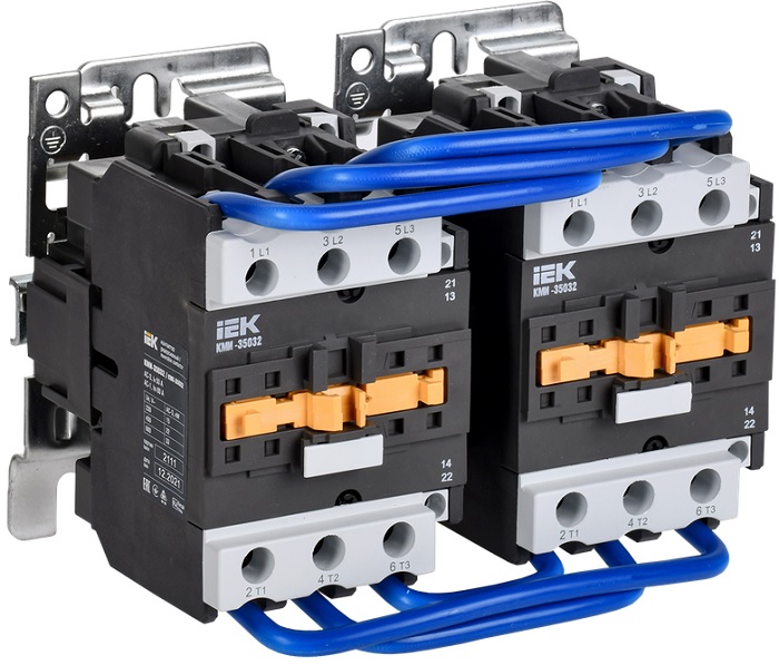 

Контактор IEK KKM33-050-230-22-1 КМИ-35032 реверс 50А 230В/АС3 2NO;2NC, KKM33-050-230-22-1