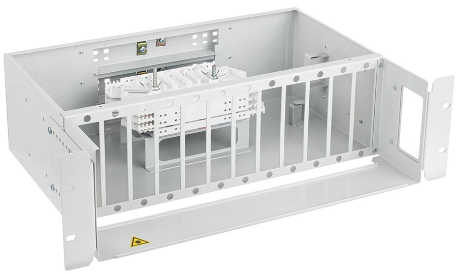 

Кросс оптический стоечный 19" стационарный 3U ССД 130301-02078 ШКОС-С -3U/6 -(корпус б/планок) ~, 130301-02078