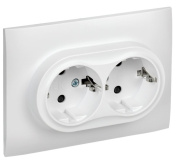 фото Розетка двухместная с заземлением в сборе  IEK SK-R24-16-K01-F