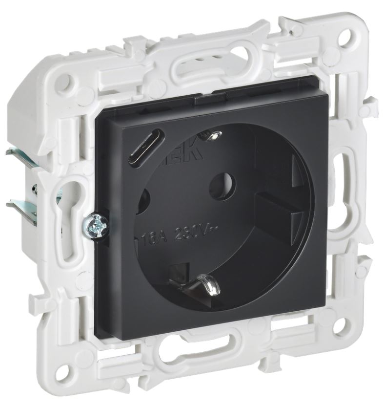 

Розетка с заземлением IEK SK-R14-16-U14-018-K02 SKANDY с защитными шторками 16А с USB C 18Вт SK-R17Bl Черный, SK-R14-16-U14-018-K02