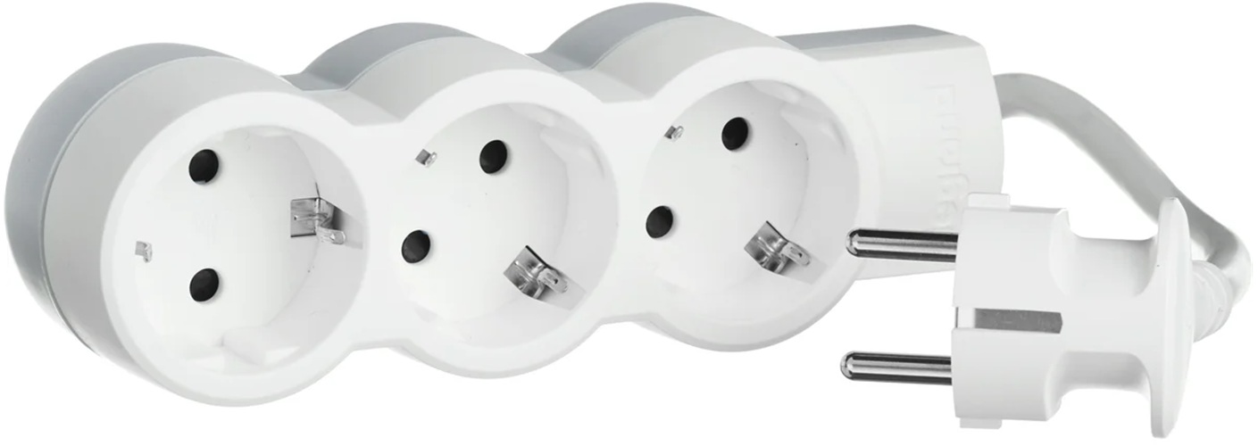 

Удлинитель Legrand 695003 "Стандарт" 3 x 2К+З - с кабелем длиной 5 м, 695003