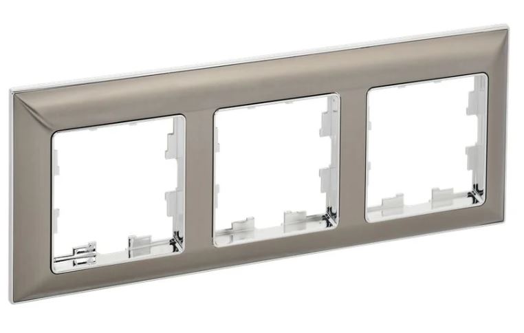 

Рамка тройная IEK BR-M32-12-4-K23 BRITE РУ-3-Бр Металл Хром/Никель, BR-M32-12-4-K23