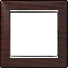 Изображение товара Рамка декоративная Legrand Valena 770371 для розеток и выключателей