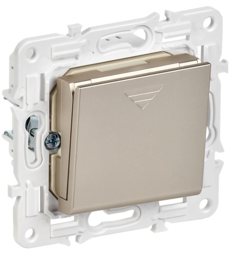 

Выключатель карточный IEK SK-V11-0-10-K37 SKANDY 30А SK-V15Sh шампань, SK-V11-0-10-K37