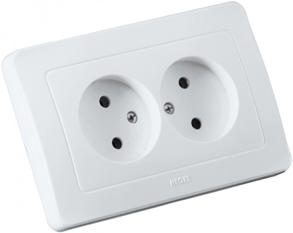 Изображение товара Розетка с заземлением HEGEL РС16-341 для безопасного подключения