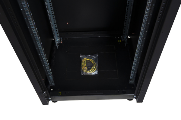 фото Шкаф напольный 19", 32U Datarex DR-700301 в Красноярске