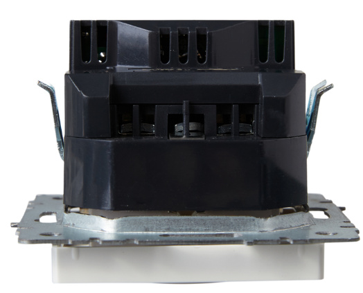 фото Розетка с заземлением  IEK BR-R14-16-U21-D31-K01 в Самаре