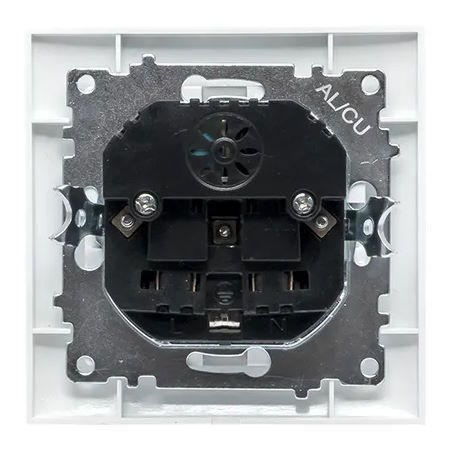 фото Розетка с заземлением с 2 USB в сборе EKF EWR16-028-10-2USB в Ростове-на-Дону