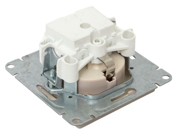фото Розетка с заземлением  EKF UP1-SOI-111