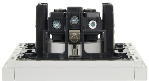 фото Розетка с заземлением  IEK FP-R14-16-K01 в Уфе