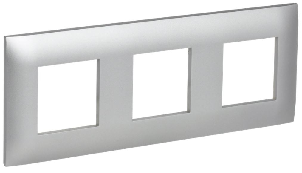 

Рамка тройная IEK SK-M32-K23 SKANDY SK-F03S Серебряный, SK-M32-K23