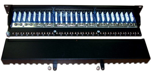 фото Патч-панель 19", 24xRJ45, FTP, Кат. 5е TWT TWT-PP24STP в Перми