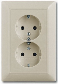 

Розетка ABB 2021-0-0379 2CKA002021A0379 BASIC 55 двойная с заземлением со шторкой, 16А, 250В, IP20 (бежевая), 2021-0-0379