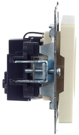 

Розетка IEK BR-R11-16-K10 BRITE РС11-1-0-БрКр 16А с заземл. без защ. шторки бежевая, BR-R11-16-K10