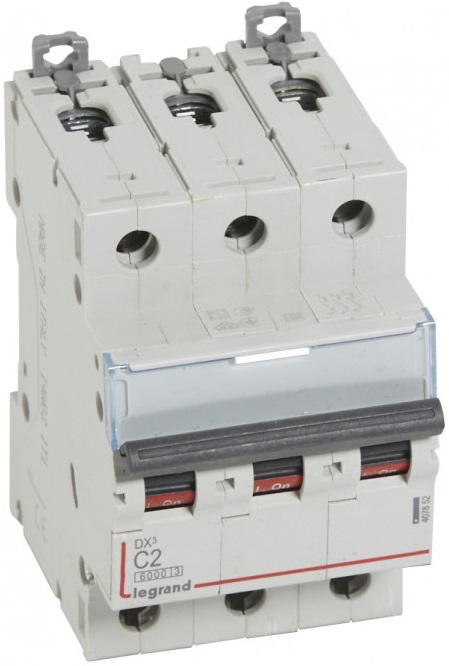 

Автоматический выключатель Legrand 407852 DX³ 6000 - 10 кА - тип характеристики C, 3П, 400 В~, 2 А, 3 модуля, 407852