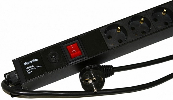 фото Блок розеток  Hyperline SHE-15SH-3IEC-SF-2.5EU в Уфе
