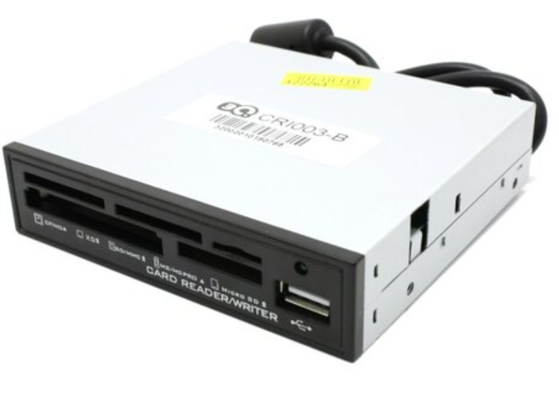 

Карт-ридер AeroCool CRI003-FC белый, сталь CF/MD/SM/xD/MMC/SD/MS/Micro SD (5 slot), в 3.5" + USB2.0, CRI003-FC