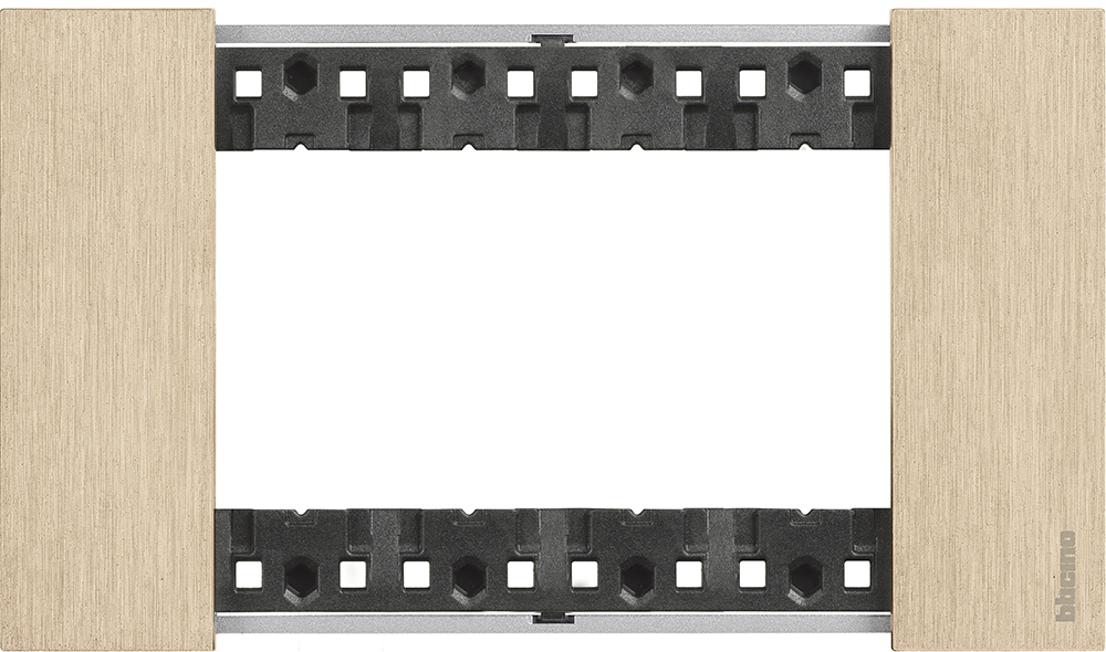 

Рамка BTicino KA4804ZW LIVING NOW 4 модуля. Цвет "Золото", KA4804ZW