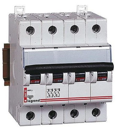 Изображение товара Автоматический выключатель Legrand 407309 4-полюсный 40А серии DX3 IP20