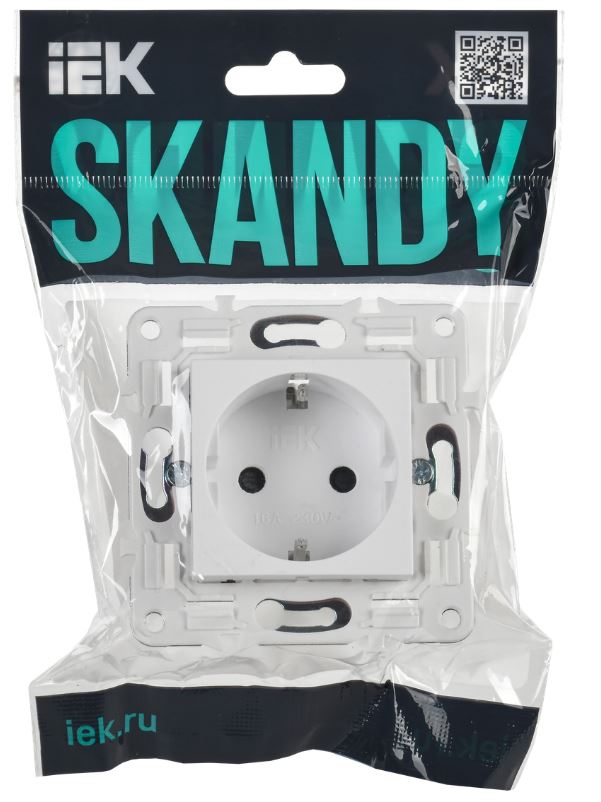 

Розетка с заземлением IEK SK-R14-16-1-K01 SKANDY с защитными шторками 16А б/к SK-R06W арктический белый, SK-R14-16-1-K01