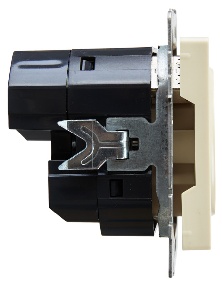 фото Розетка с заземлением  IEK BR-R14-16-U21-D21-K10 в Омске