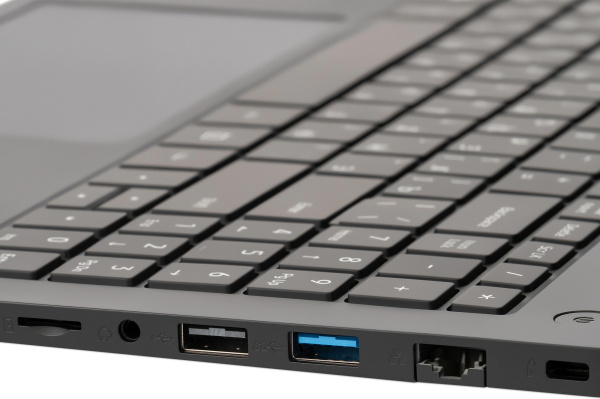 фото Ноутбук  iRu Strato 15ALI в Красноярске 15.6 ", Core i5, 16 Гб RAM, 256 Гб SSD, Iris Xe Graphics, Черный